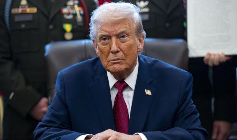 Donald Trump en la Oficina Oval de la Casa Blanca.