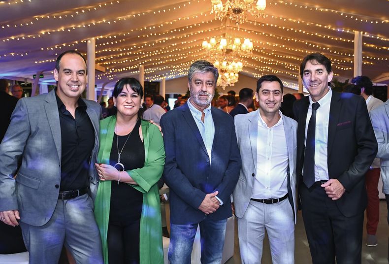 Mario Erramouspe, Andrea Paiz, Daniel Morón, Martín Vicente y Javier Ferraro