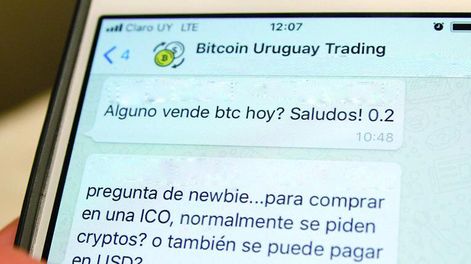 imagen de El BCU tiene bajo “estudio permanente” las criptomonedas  como el bitcoin, que los uruguayos ya negocian por WhatsApp