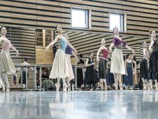 los preparativos y ensayos del ballet nacional del sodre para el estreno de cenicienta los preparativos y ensayos del ballet nacional del sodre para el estreno de cenicienta
