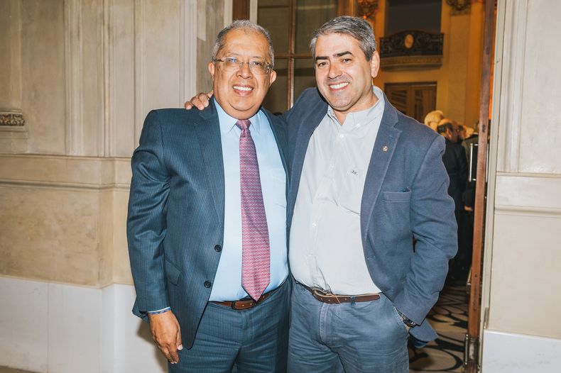 Embajador de Colombia Francisco Coy y secretario del presidente Horacio Rivero.