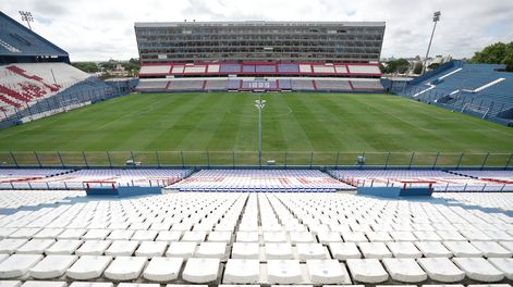 IMG, una agencia estadounidense que gestiona negocios para Barbie y Harry Potter, busca intermediar en la televisación del fútbol uruguayo