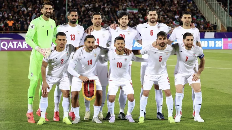 La selección nacional de fútbol de Irán posa para una foto de grupo antes del partido de fútbol del Grupo A de la fase de clasificación de Asia para la Copa Mundial de la FIFA 2026 entre Irán y Uzbekistán, el 25 de marzo de 2025 en Teherán.