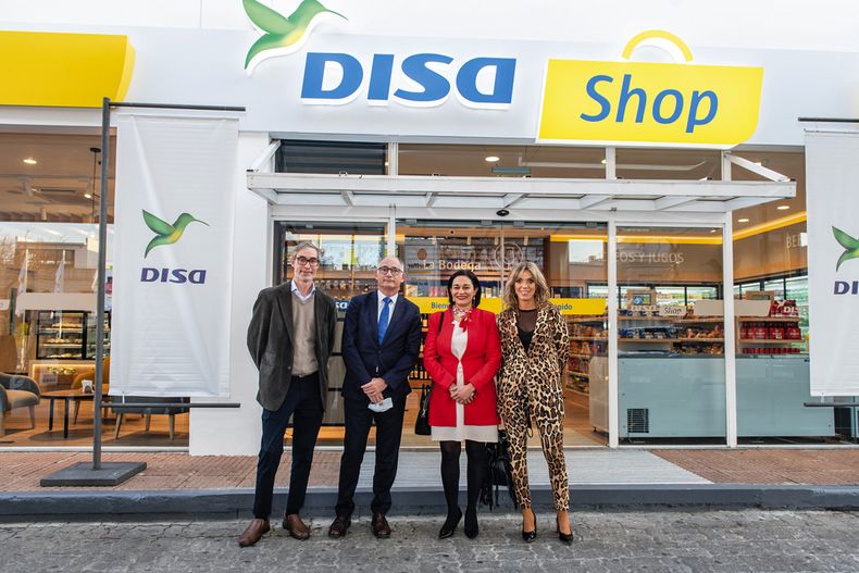 Gerente de Finanzas DISA Uruguay Daniel Tellechea, director financiero corporativo de Grupo DISA Ángel Guarch, coordinadora de Planeamiento, Contabilidad y Tributos Katari Gadea, y gerenta corporativa y de Servicios DISA Uruguay Claudia Espiñeira