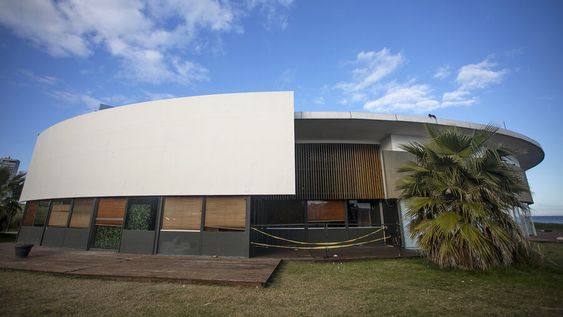 Las autoridades buscan abrir el abanico a propuestas innovadoras “distintas al restaurante o el salón de fiestas”. Foto: Nicolás Garrido