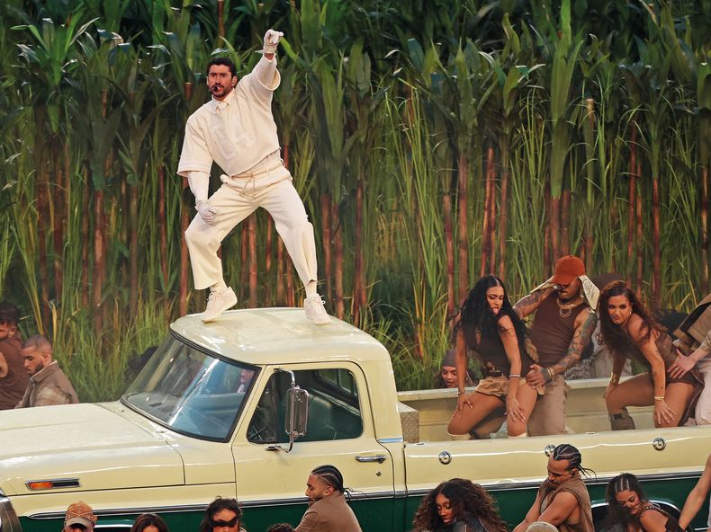 Bad Bunny es percibido como el broche de oro de una corriente latina que fluye en otra dirección.