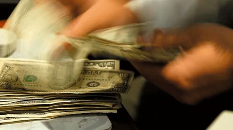 imagen de El dólar quebró dos “pisos” en enero y crecen las quejas