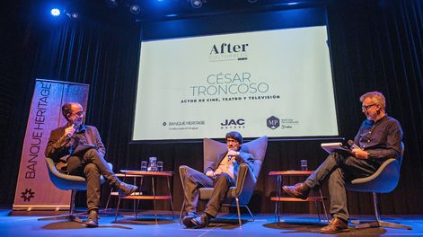 El director periodístico de Búsqueda Andrés Danza y el periodista de Cultura Javier Alfonso entrevistaron al actor César Troncoso
