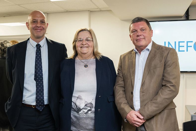 El director de Inefop Pablo Puppo, la senadora Graciela Bianchi y Pablo Darscht, director general del instituto