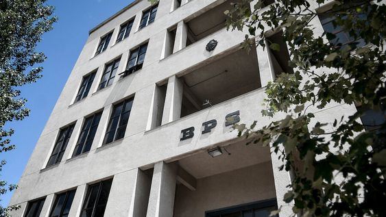 El Parlamento aprobó el beneficio para el exfutbolista Antonio Alzamendi y otorgó otras dos a cónyuges de músicos fallecidos El Parlamento aprobó el beneficio para el exfutbolista Antonio Alzamendi y otorgó otras dos a cónyuges de músicos fallecidos