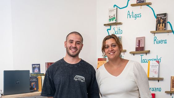 De Noctiluca Libros: Luca Caro y Silvana Garrido.