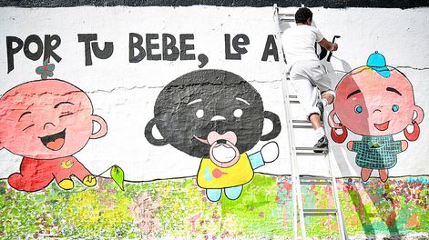 Mural del evento La Infancia Es Capital. Foto: Javier Calvelo, adhocFOTOS