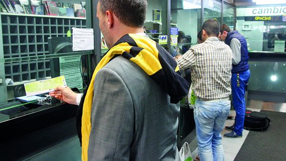 imagen de Más desempleo e ingresos afecta consumo del “producto fútbol” imagen de Más desempleo e ingresos afecta consumo del “producto fútbol”