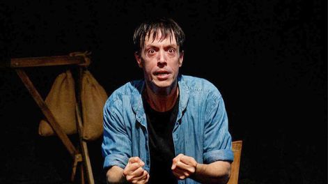 Búsqueda | Roberto Peloni en El brote. Foto: Luis Ezcurra