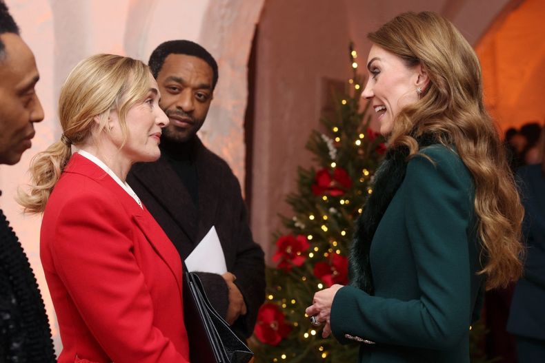 Kate Winslet fue una de las protagonistas de esta ceremonia, ya que estuvo a cargo de una de las principales lecturas del programa.
