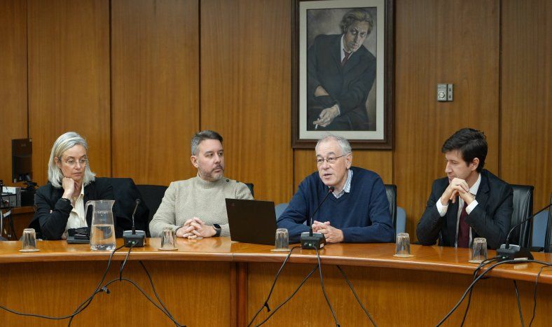 Representantes de Agesic durante su intervención en la Comisión de Innovación, Ciencia y Tecnología