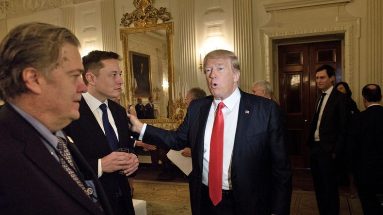 Donald Trump junto a un joven Elon Musk, uno de sus principales apoyos en la actual candidatura
