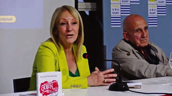 Carolina Cosse y Roberto Markarian en acto homenaje a José Luis Massera en la Huella de Seregni Carolina Cosse y Roberto Markarian en acto homenaje a José Luis Massera en la Huella de Seregni