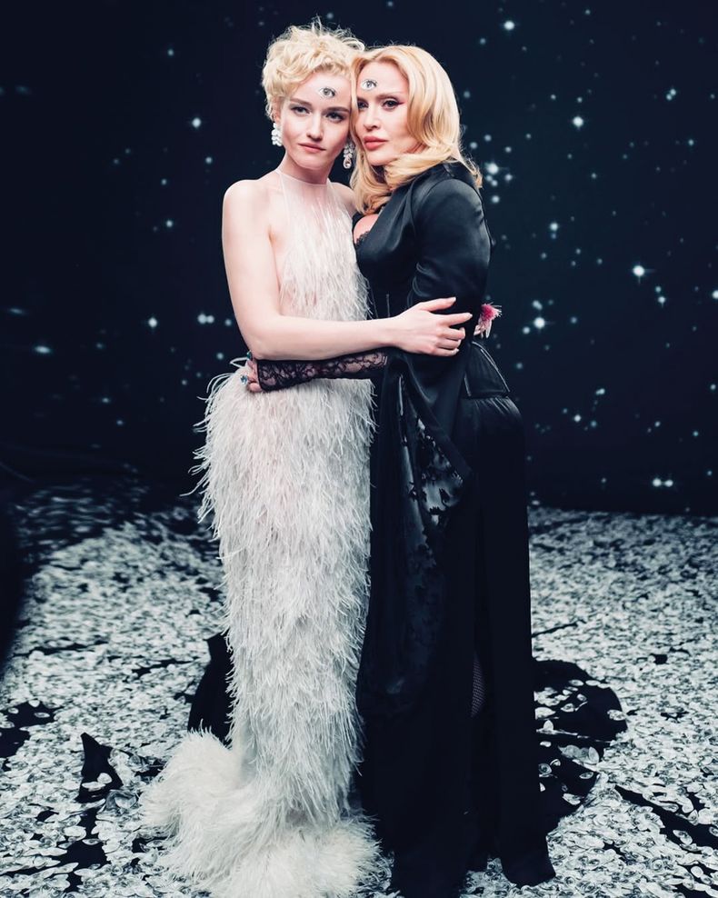 El año pasado la actriz y la reina del pop posaron juntas en la ceremonia de los Premios Oscar, una muestra del vínculo que han mantenido pese a las idas y vueltas del proyecto.