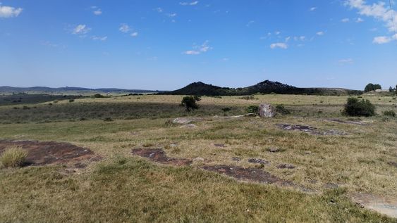 Paisaje donde ocurrió la matanza del Tacuarí, cercano al cerro Guazunambí Paisaje donde ocurrió la matanza del Tacuarí, cercano al cerro Guazunambí