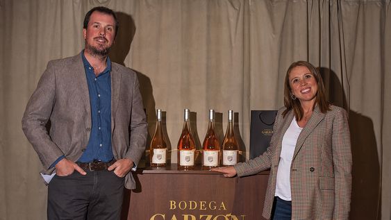 De Bodega Garzón: gerente de Marketing Nicolás Bonino y responsable de Trade Marketing Natalia Castiglioni