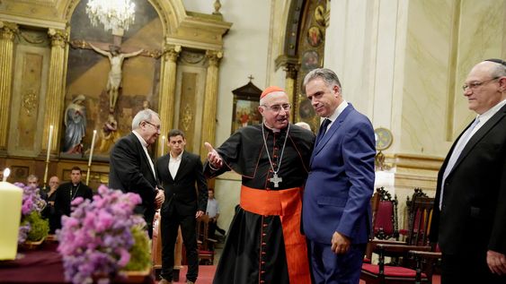 Yamandú Orsi y Daniel Sturla, líder de la Iglesia católica en Uruguay, durante el encuentro religioso en la Catedral de Montevideo Yamandú Orsi y Daniel Sturla, líder de la Iglesia católica en Uruguay, durante el encuentro religioso en la Catedral de Montevideo