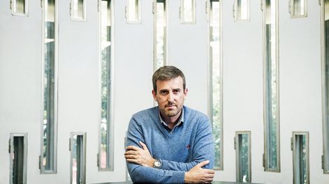 Pablo Schenone, socio gerente de Ciemsa, posa para Trayectorias. Foto: Adrián Echeverriaga.