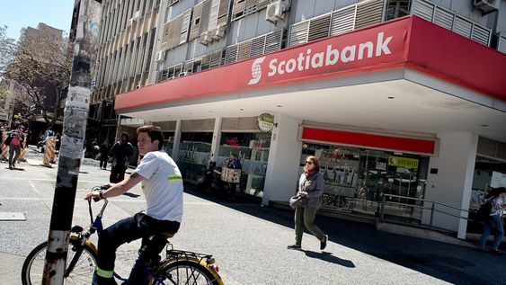 Scotiabank fue la institución que pagó más por colocar el dinero a un año de plazo. Foto: Mauricio Zina / adhocFOTOS Scotiabank fue la institución que pagó más por colocar el dinero a un año de plazo. Foto: Mauricio Zina / adhocFOTOS