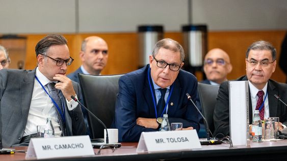 El ministro Gabriel Oddone durante las reuniones del FMI.