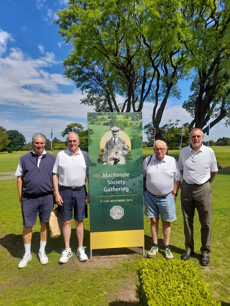 Gregor Schmid, Martín Wells, Winston Willans y Eduardo Payovich, representantes del Club de Golf del Uruguay en la reunión anual de la Alister MacKenzie Society.