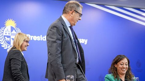 Los ministros Lustemberg, Oddone y Cardona en la presentación del proyecto de competitividad.&nbsp;