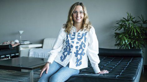 Carolina Sur presenta su nuevo libro: “Vivir en el presente no es gastar en el presente”