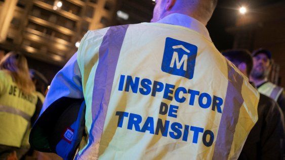 Inspector de tránsito de la Intendencia de Montevideo.