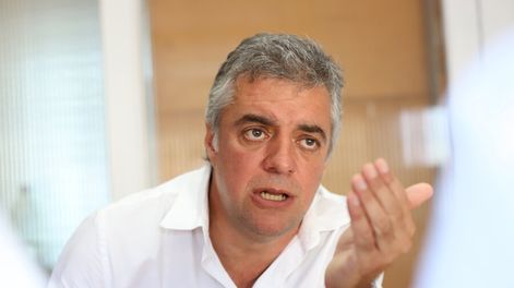 imagen de Villar dice que su candidatura es el resultado de la “autocrítica” del Frente Amplio, que quiere “un cambio” y nuevos liderazgos