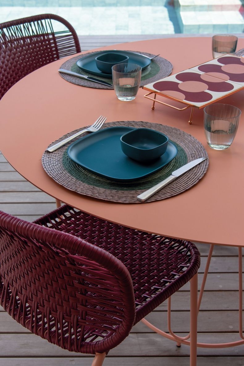 El trabajo del ambiente y las terminaciones continúa con el equipamiento y los accesorios. El color se vive a toda hora del día y en todas las actividades.