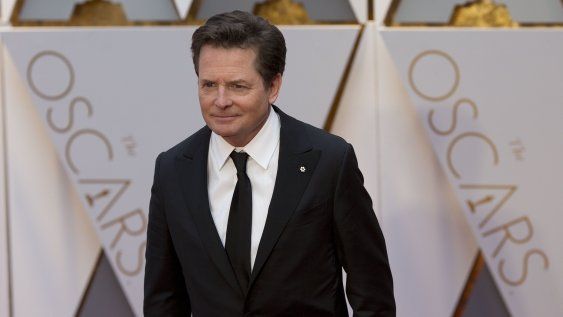 Michael J. Fox cumple 65 años trabajando al frente de su fundación, que lucha contra el párkinson.