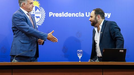 El presidente Orsi y el ministro Civila, el martes 7, en la presentación de la Primera Estrategia Nacional sobre Situación de Calle. El presidente Orsi y el ministro Civila, el martes 7, en la presentación de la Primera Estrategia Nacional sobre Situación de Calle.