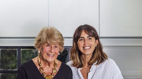 Búsqueda | Clara Laborde con su abuela Olga
