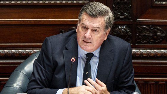 Pedro Bordaberry durante la discusión y votación de la Rendición de Cuentas en la Sala de Senadores del Palacio Legislativo en Montevideo. Pedro Bordaberry durante la discusión y votación de la Rendición de Cuentas en la Sala de Senadores del Palacio Legislativo en Montevideo.