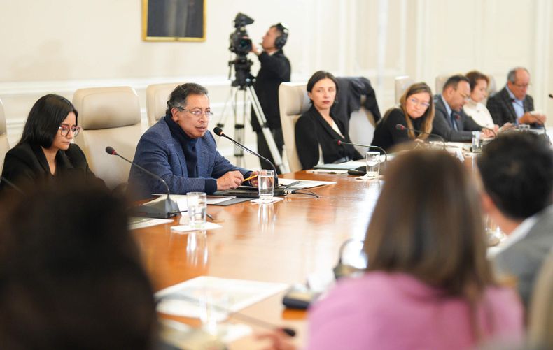 Gustavo Petro durante un consejo de ministros