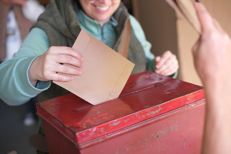 Votación en las elecciones departamentales y municipales de 2025