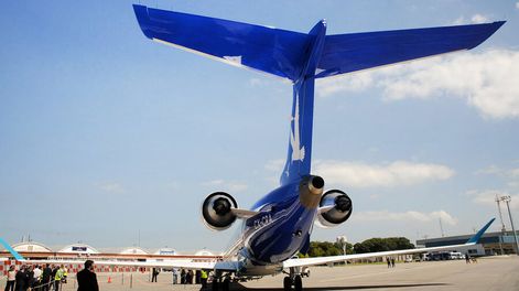 Búsqueda | Pluna dejó de volar en 2012 pero todavía sigue pagando los aviones que compró. Foto: Ricardo Antúnez, adhocFOTOS