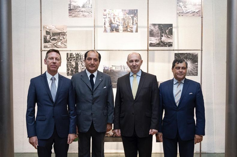 Embajador de Francia Jean-Paul Seytre, cónsul honorario de Ucrania Diego Guadalupe, embajador de la Unión Europea Paolo Berizzi y director general para Asuntos Políticos del MRREE Luis Bermúdez