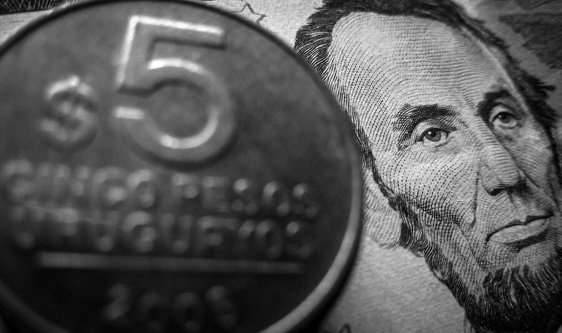 imagen de Dólar casi estable; el oficialismo advierte por “devaluación”