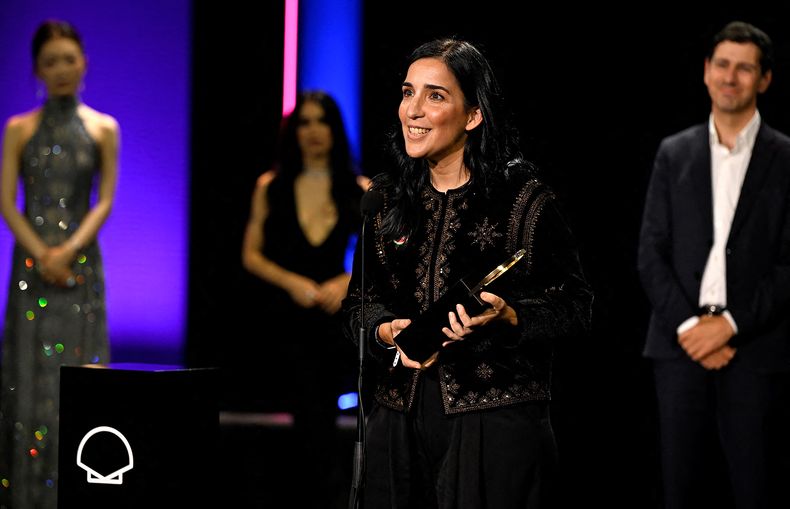 La película Los domingos, de la directora española Alauda Ruiz De Azúa, se alzó con la Concha de Oro en la ceremonia de clausura del 73º Festival de Cine de San Sebastián.