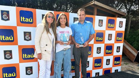Magela Rotondo, gerenta de Personal Bank Itaú, María Paz Marqués y Miguel Reyes