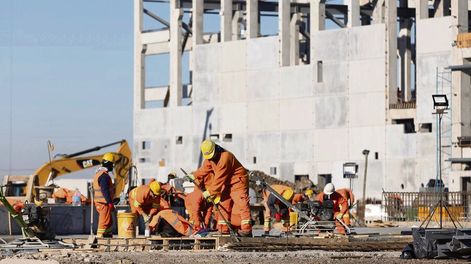 Búsqueda | Mientras reciben preocupados las noticias de su tierra, ucranianos y rusos conviven en el mismo barrio isabelino. Foto: UMP.uy