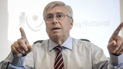 Tabaré Viera en el Ministerio de Turismo. Foto: Javier Calvelo / adhocFOTOS