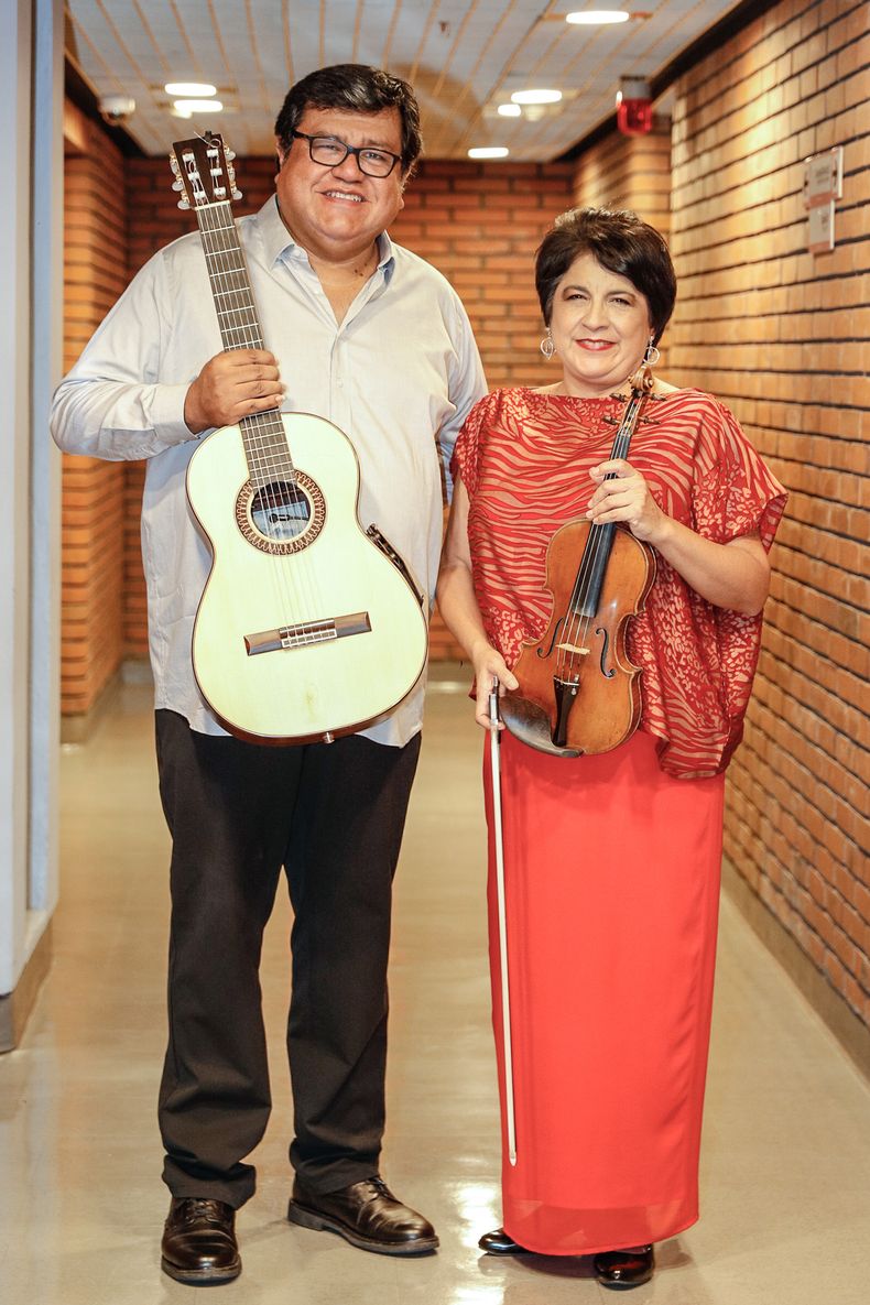Ernesto Hermoza y María Elena Pacheco.
