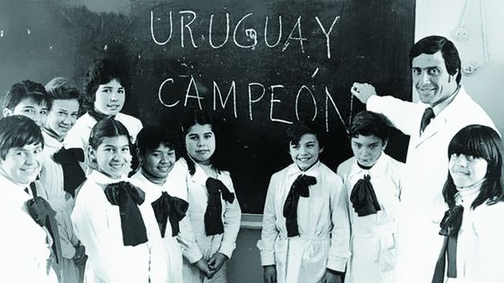 En 1983, todavía era maestro de una escuela en el Cerro mientras entrenaba a la selección que ganó el oro en los Panamericanos de Caracas En 1983, todavía era maestro de una escuela en el Cerro mientras entrenaba a la selección que ganó el oro en los Panamericanos de Caracas